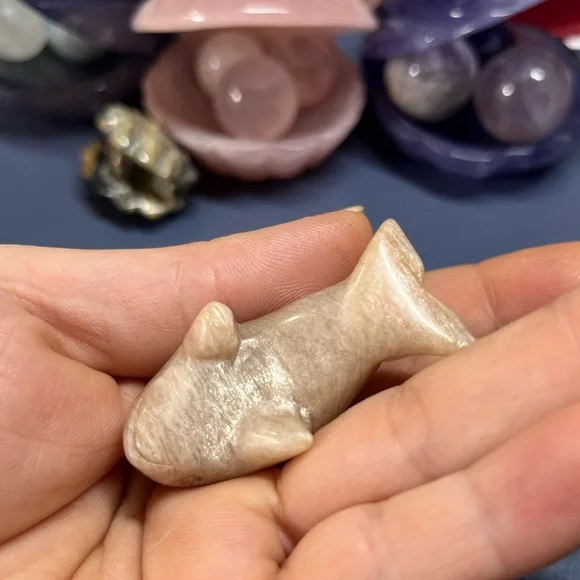 Dolphin Carving +bonus flower agate piece - Picture 8 of 8